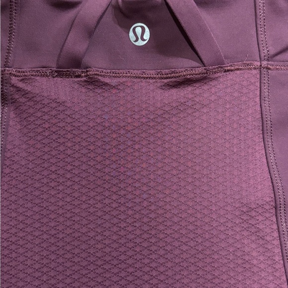 Lululemon Energy Tank Top Built-In Bra Burgundy Color Size 8 - Picture 9 of 9